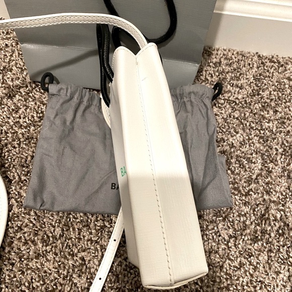 Belenciaga crossbody bag - Picture 2 of 9